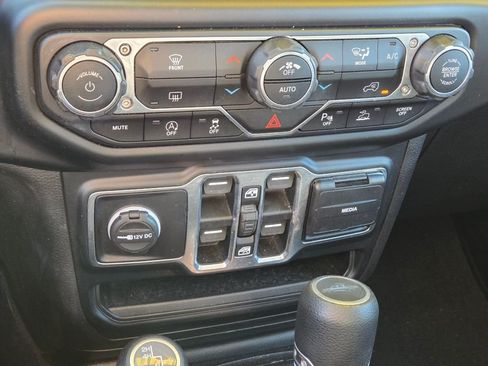 Used 2020 Jeep Gladiator Sport w/ Quick Order Package 24S AWD/4WD image 30