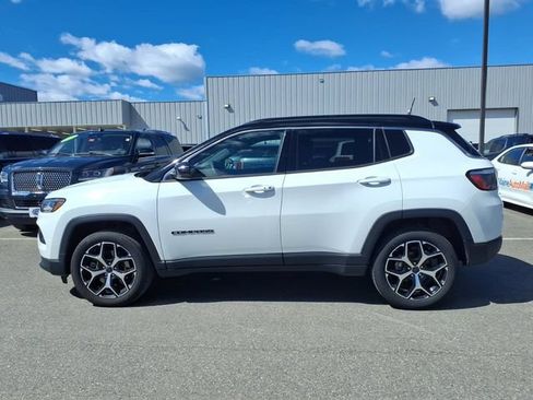 Used 2025 Jeep Compass Limited AWD/4WD image 8