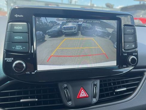 Used 2019 Hyundai Elantra GT FWD image 8