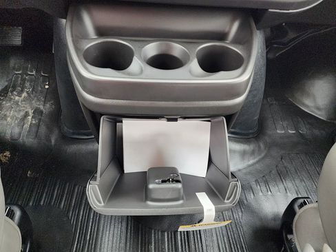 New 2026 GMC Savana 2500 RWD image 32