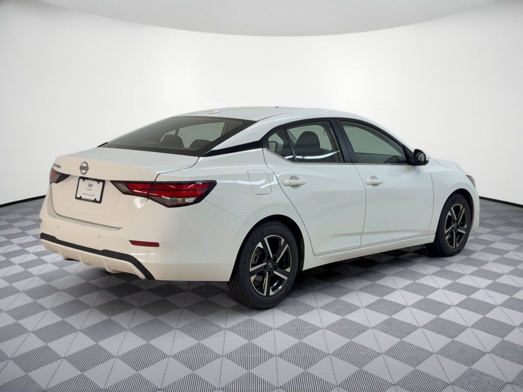 Used 2025 Nissan Sentra SV FWD image 9