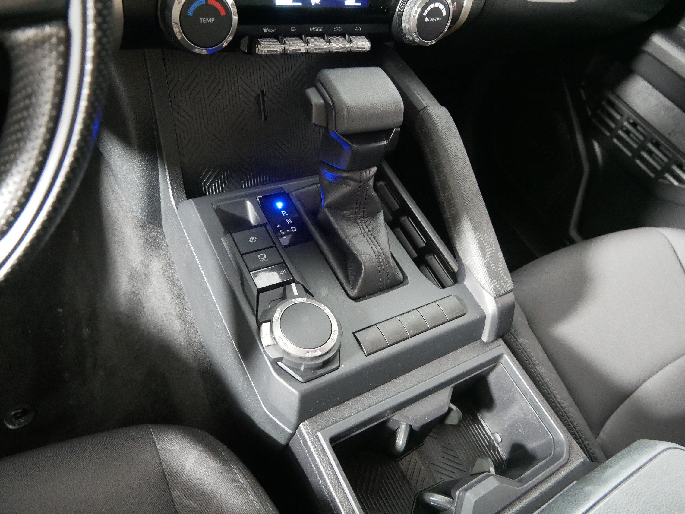 Used 2025 Toyota Tacoma SR AWD/4WD image 24