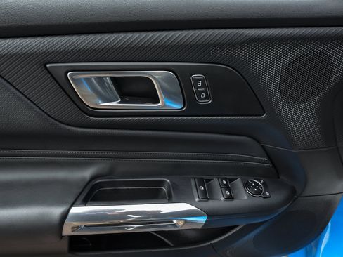 Used 2025 Ford Mustang Premium RWD image 13