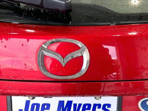 Used 2018 MAZDA MAZDA3 Touring FWD image 9