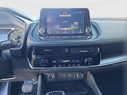 Used 2021 Nissan Rogue SV image 14