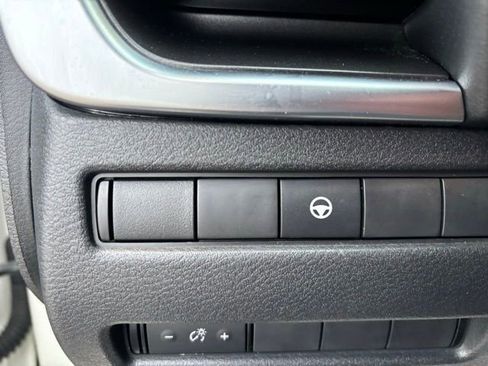 Used 2021 Nissan Rogue SV image 10