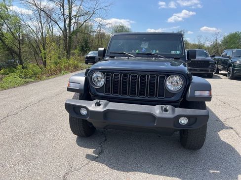 Used 2024 Jeep Wrangler Unlimited Sport AWD/4WD image 5