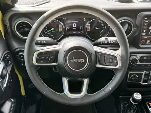 Used 2023 Jeep Wrangler Sahara image 15