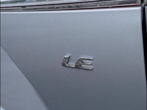 Used 2024 Toyota Corolla Cross LE FWD image 24