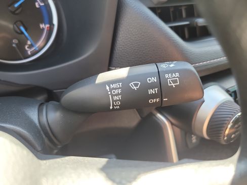 Certified 2025 Toyota RAV4 LE AWD/4WD image 28