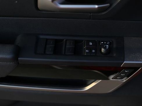 Used 2024 Toyota Tundra Limited image 12