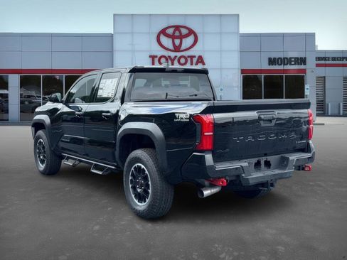 New 2025 Toyota Tacoma TRD Off-Road image 4