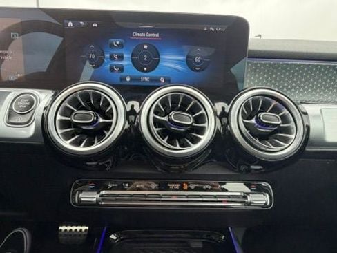 Used 2024 Mercedes-Benz GLB 35 AMG 4MATIC image 28
