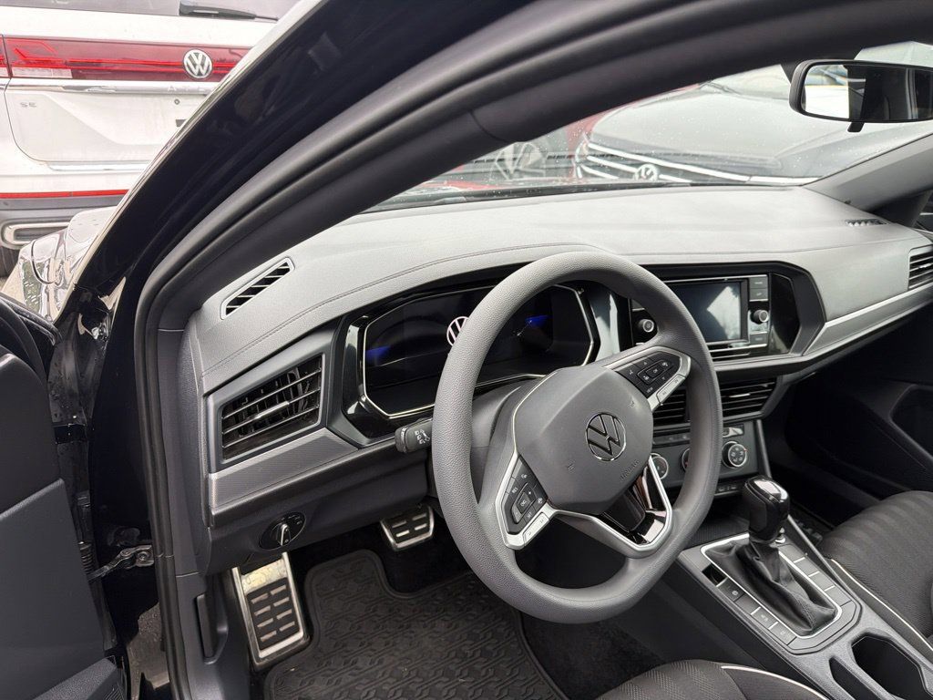 Certified 2023 Volkswagen Jetta Sport FWD image 11