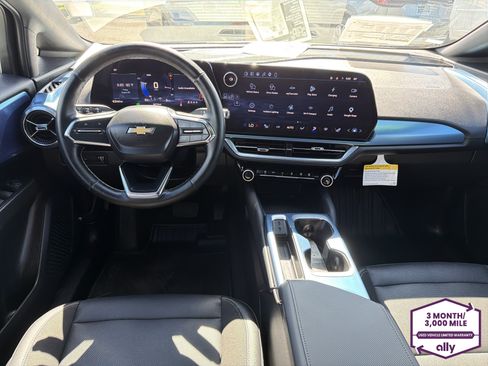 Used 2024 Chevrolet Equinox EV LT AWD/4WD image 12