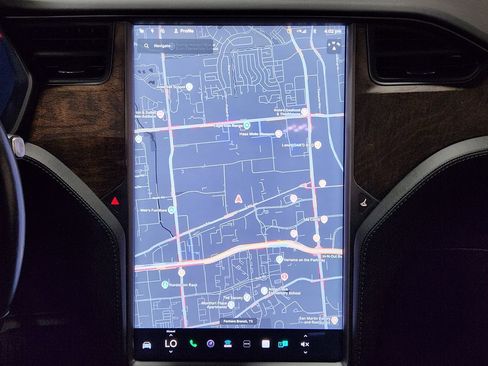 Used 2018 Tesla Model X 75D image 35