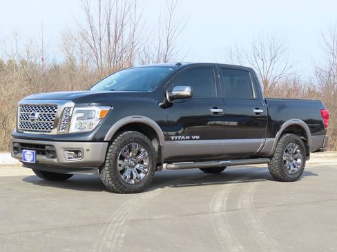 Used 2018 Nissan Titan Platinum Reserve image 21