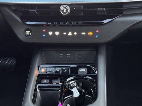 New 2025 Nissan Murano Platinum image 18