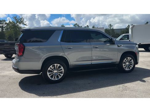Certified 2023 GMC Yukon SLT w/ SLT Premium Package AWD/4WD image 9