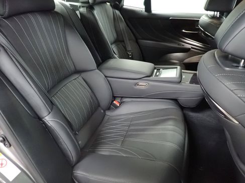 Used 2018 Lexus LS 500 AWD image 9
