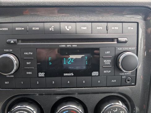 Used 2008 Dodge Challenger SRT8 RWD image 29