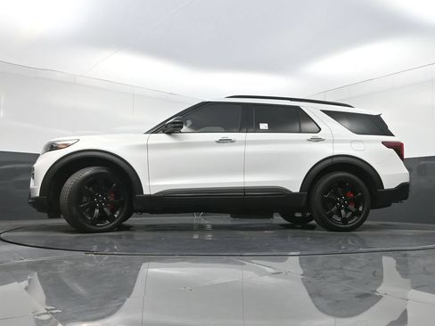Used 2023 Ford Explorer ST w/ Equipment Group 401A AWD/4WD image 29