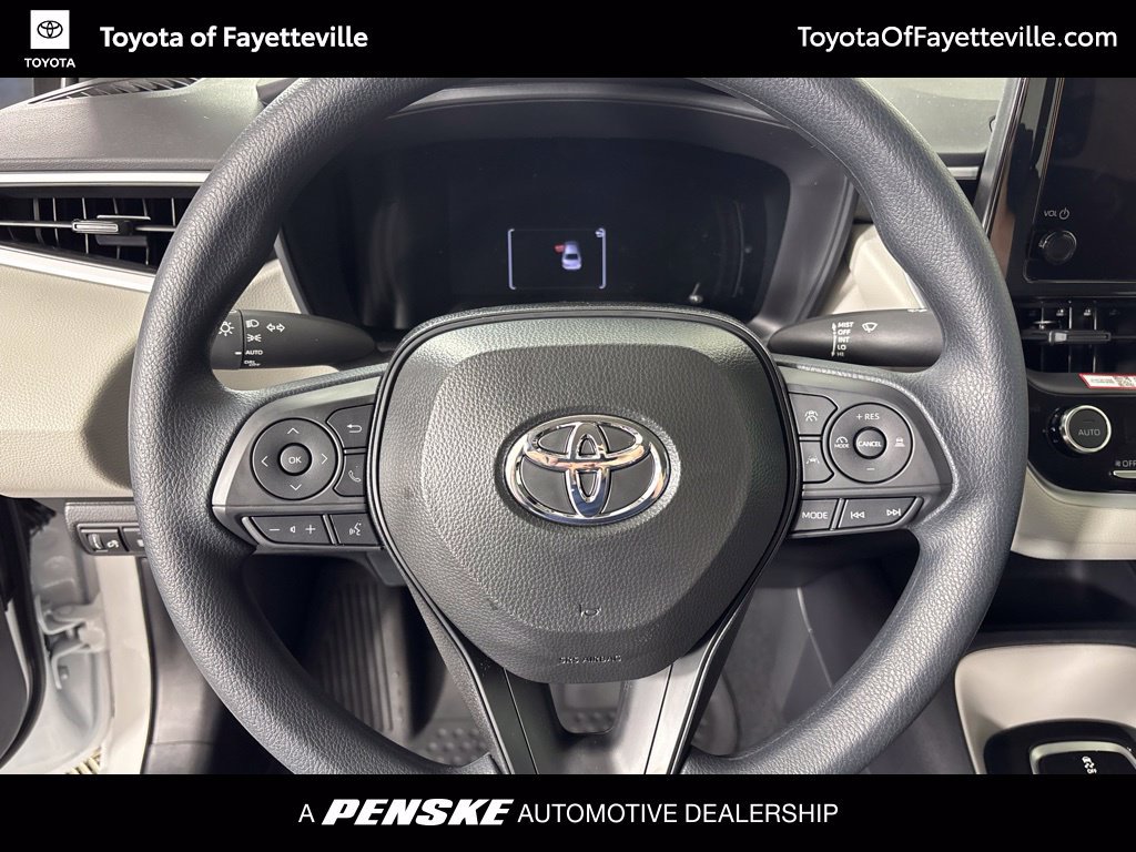 Used 2027 Toyota Corolla LE FWD image 32