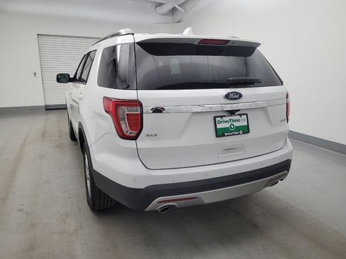 Used 2017 Ford Explorer XLT AWD/4WD image 6
