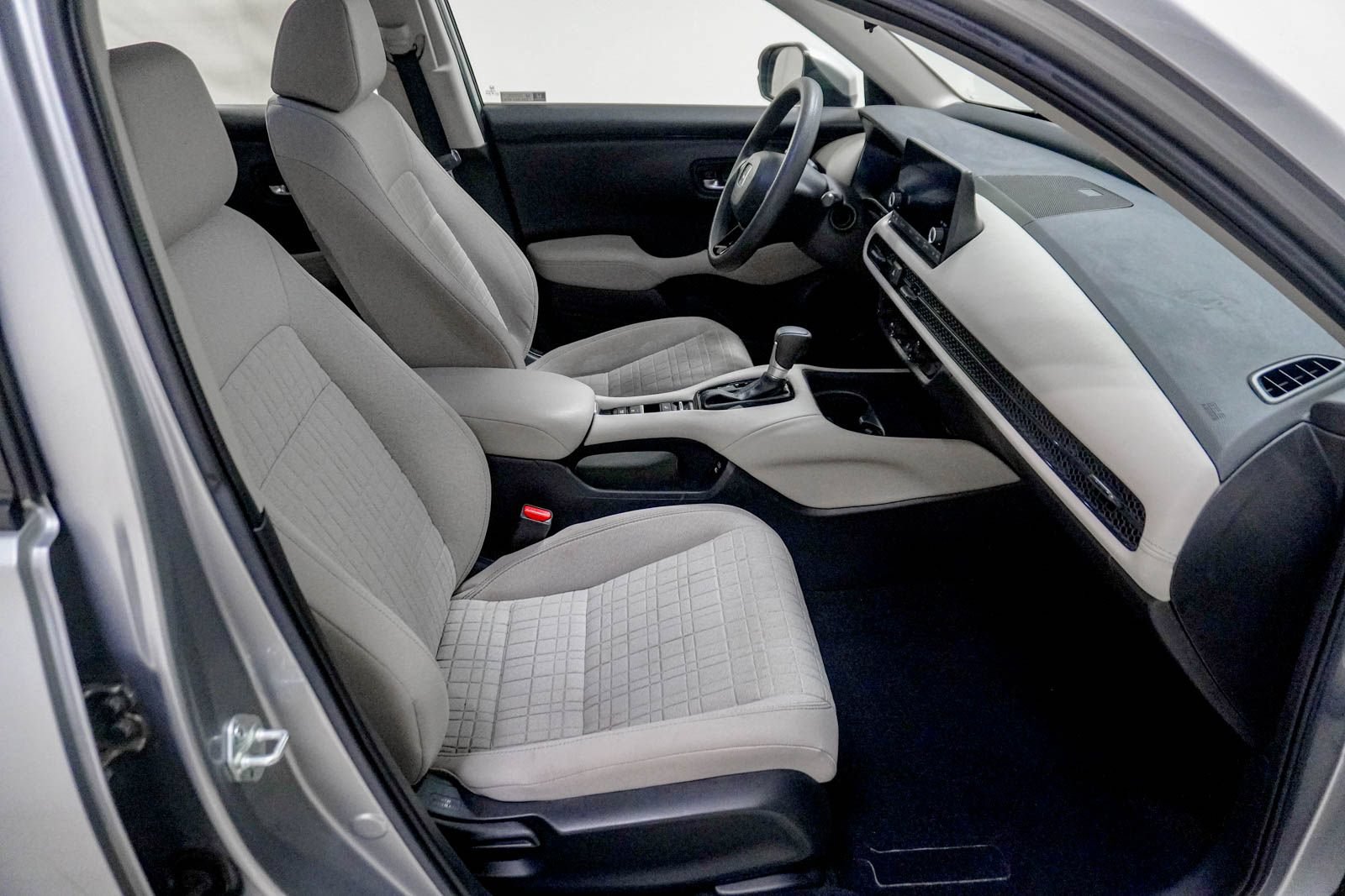 Used 2024 Honda HR-V LX image 27