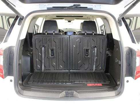 Used 2023 GMC Acadia Denali w/ Denali Ultimate Package FWD image 24