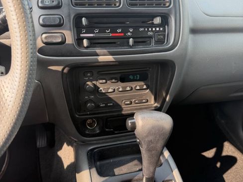 Used 2000 Chevrolet Tracker 4WD w/ Preferred Equipment Group 2 image 21