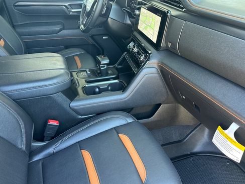 Used 2025 GMC Sierra 1500 AT4 AWD/4WD image 16
