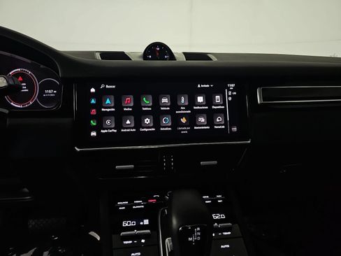 Used 2023 Porsche Cayenne w/ Premium Package AWD/4WD image 20
