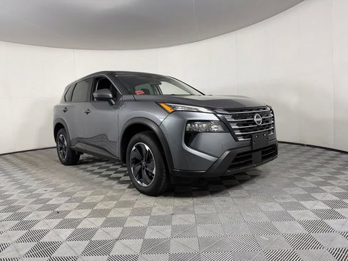 Used 2025 Nissan Rogue SV FWD image 5