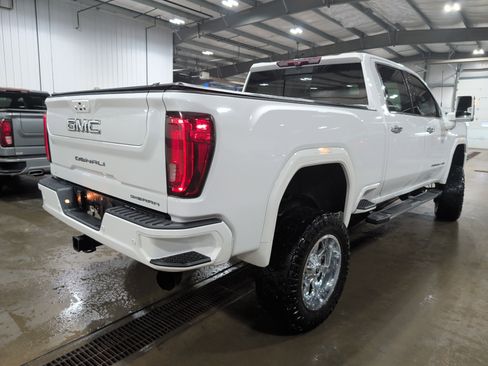 Used 2021 GMC Sierra 3500 Denali image 3
