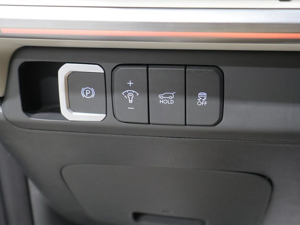 Used 2024 Hyundai Santa Fe Limited AWD/4WD image 32