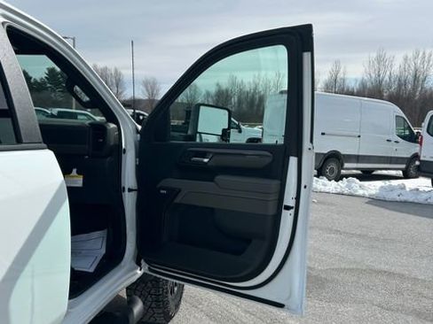New 2026 Chevrolet Silverado 2500 ZR2 image 46