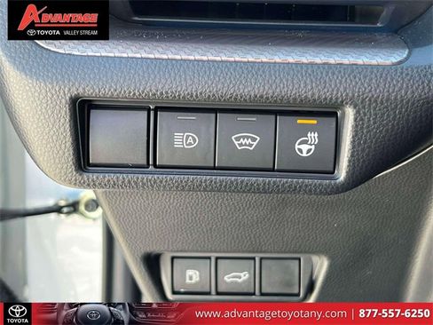 Used 2023 Toyota Prius Limited image 27