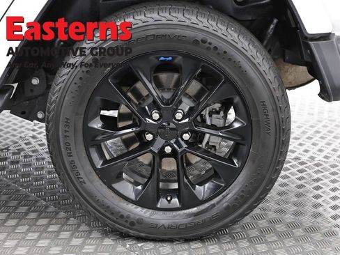 Used 2023 Jeep Wrangler Unlimited Sahara AWD/4WD image 35