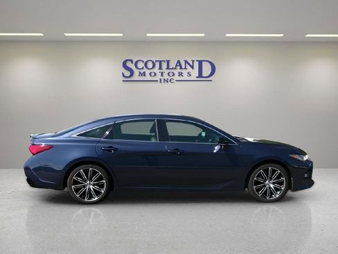 Used 2020 Toyota Avalon Touring image 5