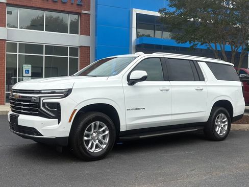 New 2026 Chevrolet Suburban LT w/ Comfort Package AWD/4WD image 1