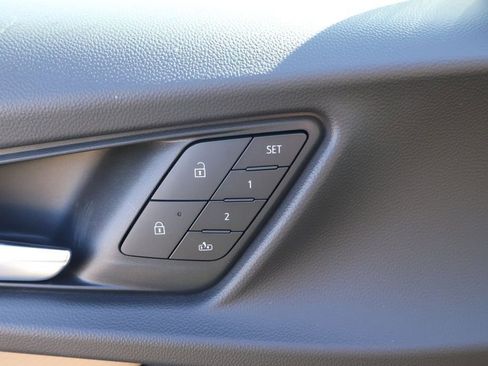 New 2026 Chevrolet Equinox ACTIV w/ Convenience Package III image 18