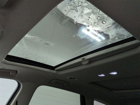 Used 2021 Buick Enclave Avenir w/ Avenir Technology Package image 20