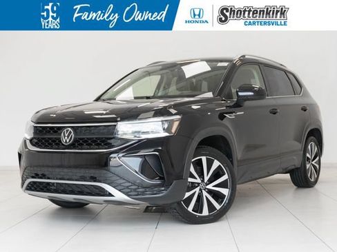 Used 2024 Volkswagen Taos SE FWD image 1