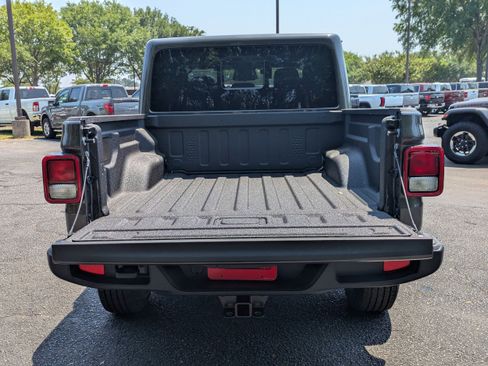 New 2026 Jeep Gladiator Sport AWD/4WD image 14