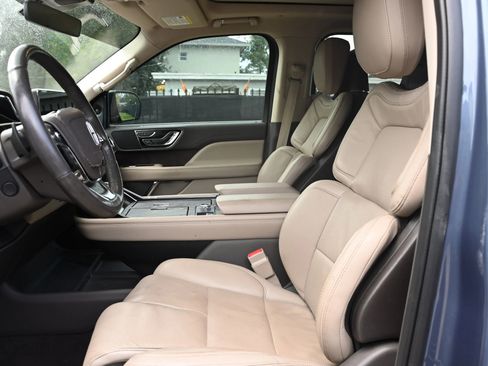 Used 2022 Lincoln Navigator Reserve image 15