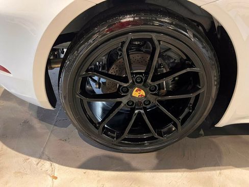 Used 2025 Porsche 718 Cayman w/ Sport Chrono Package image 11