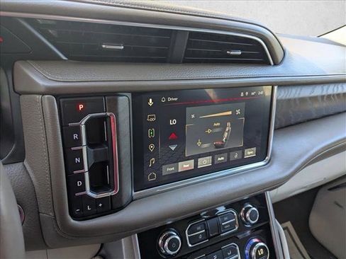 Used 2023 GMC Yukon Denali w/ Denali Reserve Package image 22