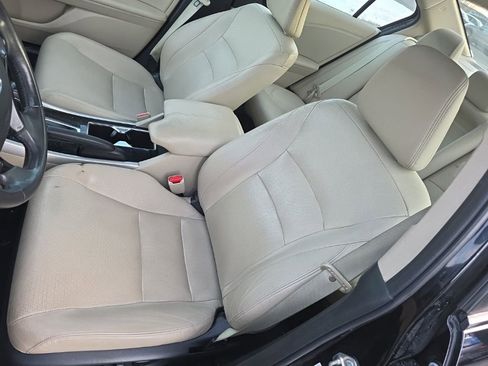 Used 2017 Honda Accord EX-L image 10