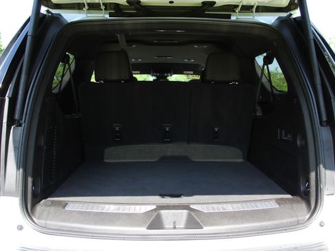 Used 2024 Chevrolet Suburban Premier AWD/4WD image 24